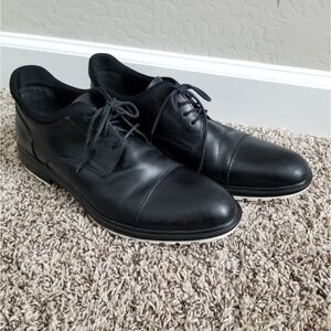 Kenneth Cole Men's leather Black oxfords shoes